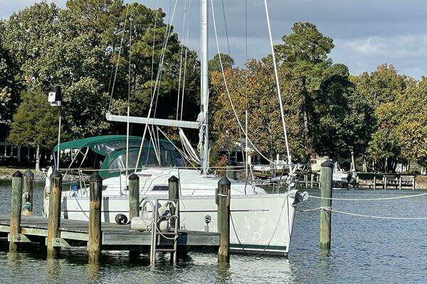 31-ft-Beneteau-2000-311-Peace'n'Quiet-Deltaville Virginia United States yacht for sale