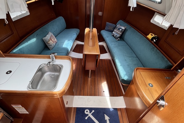 Peace n Quiet 31ft Beneteau Yacht For Sale
