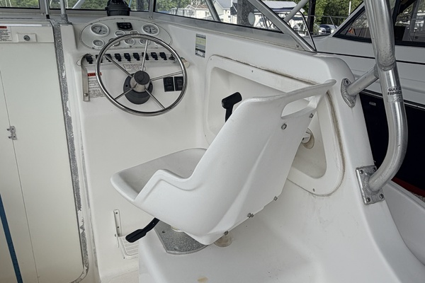 25ft Baha Cruisers Yacht For Sale
