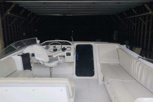 47ft Bayliner Yacht For Sale