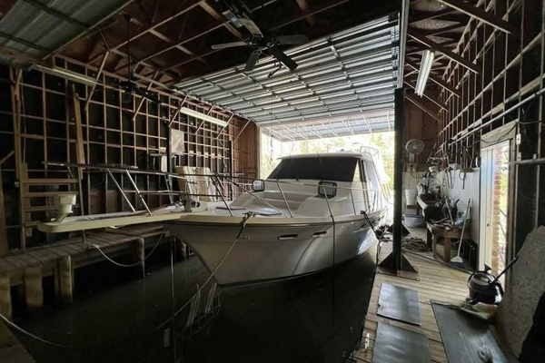 47ft Bayliner Yacht For Sale
