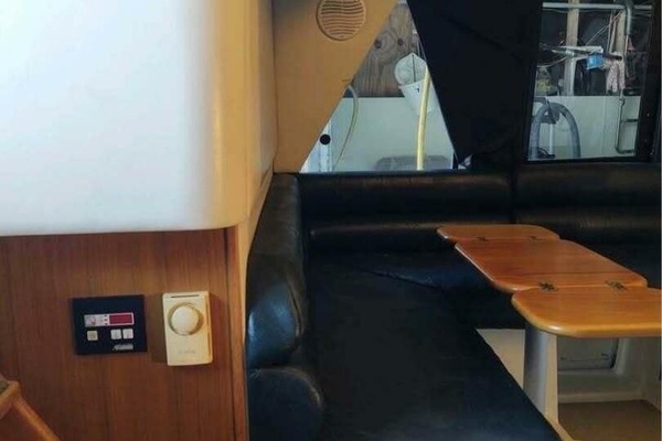47ft Bayliner Yacht For Sale