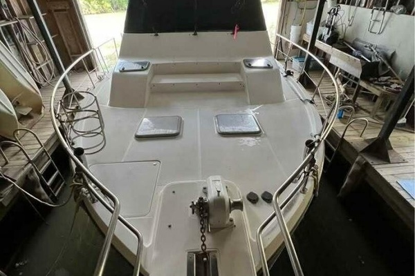 47ft Bayliner Yacht For Sale
