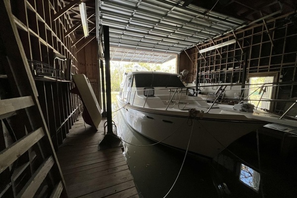 47ft Bayliner Yacht For Sale