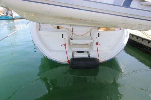 Photo of the 2002 Hunter 410 "MEDICINAL"