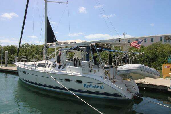 Photo of the 2002 Hunter 410 "MEDICINAL"