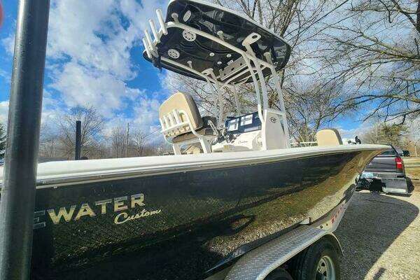 Photo of the 2021 Tidewater 2500 Carolina Bay