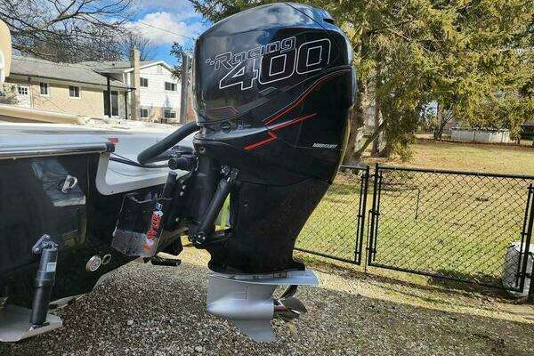 Photo of the 2021 Tidewater 2500 Carolina Bay