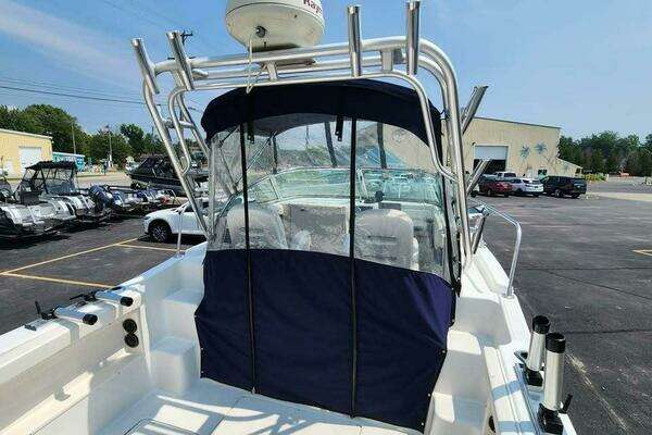 Photo of the 2000 Seaswirl Striper Striper 2600 WA