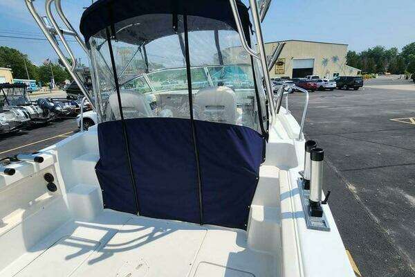 Photo of the 2000 Seaswirl Striper Striper 2600 WA