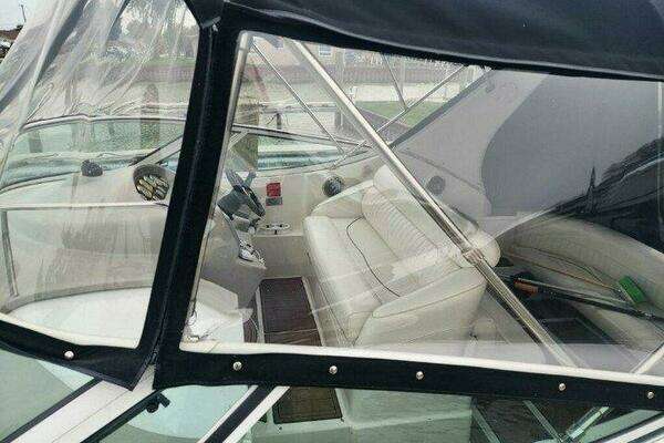 Photo of the 2001 Cruisers 3075 Express