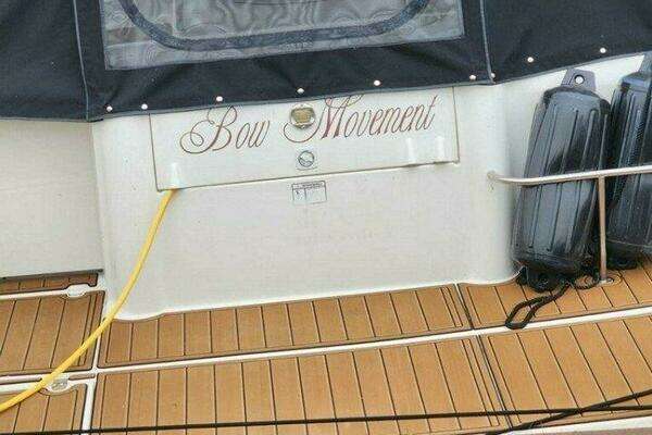 Photo of the 2001 Cruisers 3075 Express