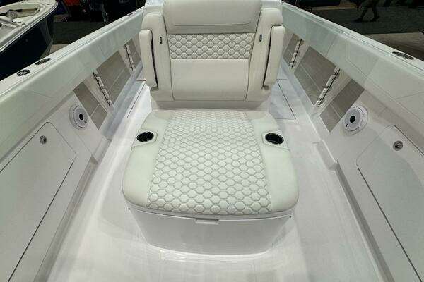 Photo of the 2026 Jupiter 380 LS