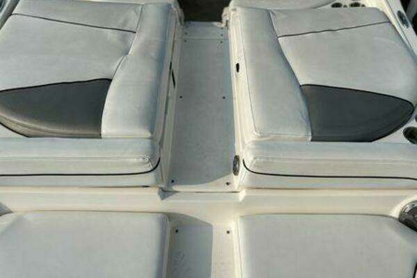 Photo of the 2012 Rinker 276 Captiva Cuddy