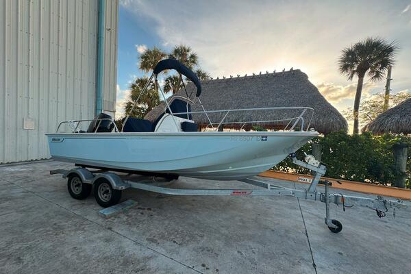 20ft Boston Whaler Yacht For Sale