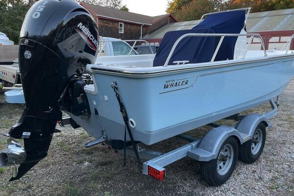 20ft Boston Whaler Yacht For Sale