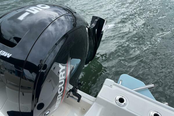 20ft Boston Whaler Yacht For Sale
