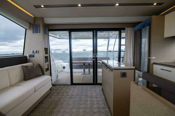 Prestige 680 Flybridge Yacht For Sale
