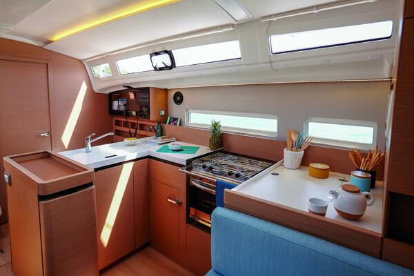 41ft Jeanneau Yacht For Sale 41ft Jeanneau Yacht For Sale