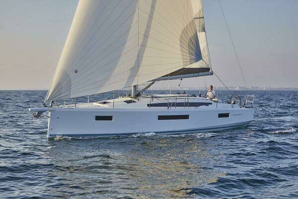 Jeanneau  Yacht For Sale