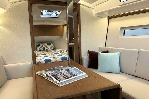 Jeanneau  Yacht For Sale