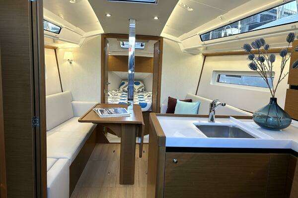 Jeanneau  Yacht For Sale