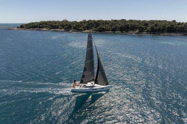 Photo of the 2024 Jeanneau 