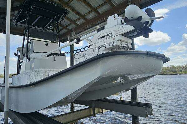 Photo of the 2021 Custom Flats Cat 21 FC