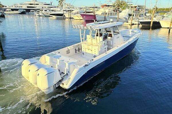 Photo of the 2014 Everglades 355 Center Console