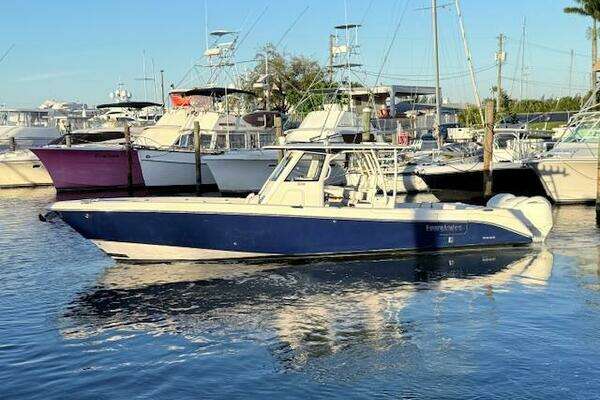 Photo of the 2014 Everglades 355 Center Console