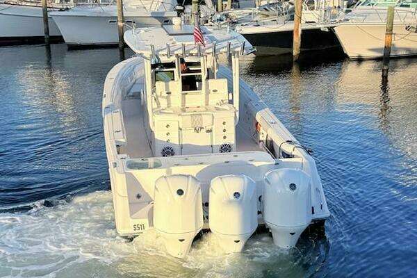 Photo of the 2014 Everglades 355 Center Console