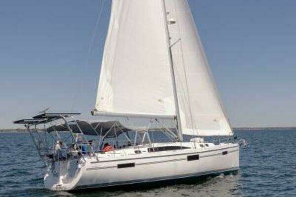 Photo of the 2023 Catalina 425 "AGE GAP"