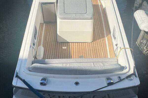 Photo of the 2013 Vanquish 24 Runabout