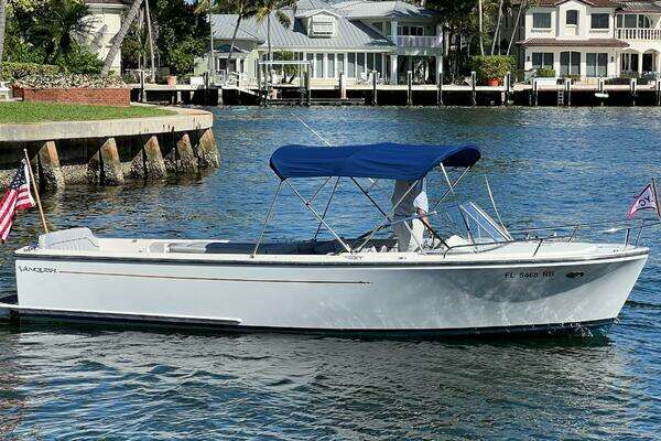 Photo of the 2013 Vanquish 24 Runabout
