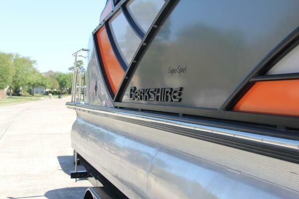 25ft Berkshire Yacht For Sale