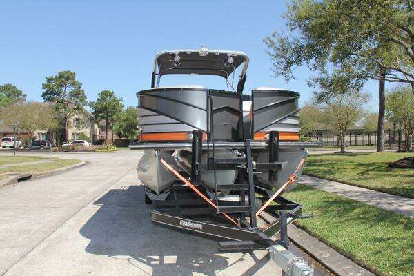 Photo of the 2021 Berkshire 25 Sport CL