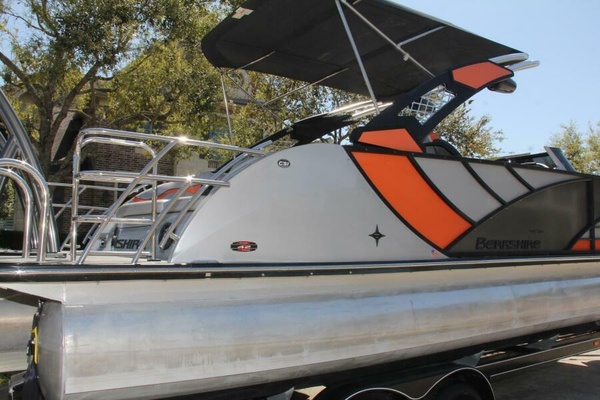 25ft Berkshire Yacht For Sale