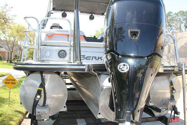 Photo of the 2021 Berkshire 25 Sport CL