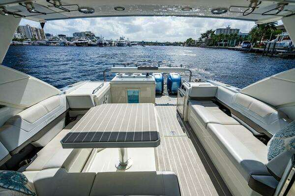 Formula 430 All Sport Crossover Yacht For Sale