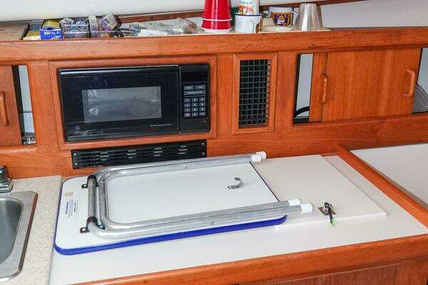 WAVES OF CHANGE 30ft Mainship Yacht For Sale