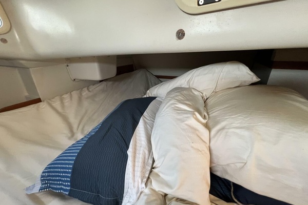 HAUNTED by WATER 32ft Catalina Yacht For Sale