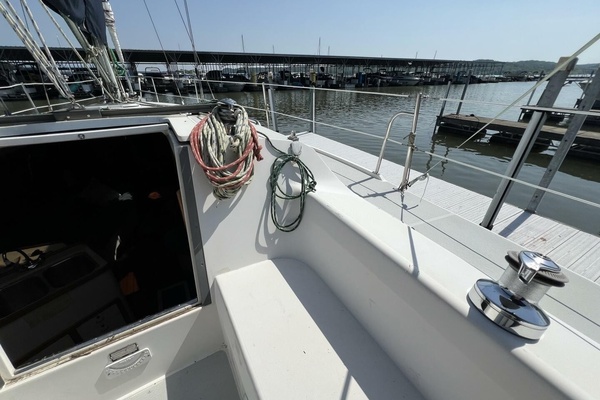 HAUNTED by WATER 32ft Catalina Yacht For Sale
