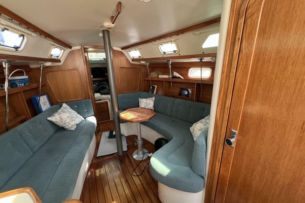 HAUNTED by WATER 32ft Catalina Yacht For Sale