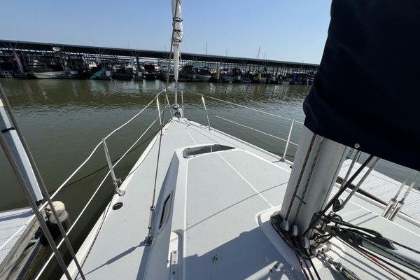 HAUNTED by WATER 32ft Catalina Yacht For Sale