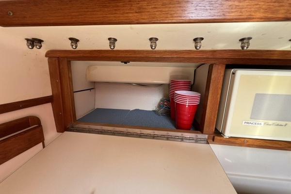 HAUNTED by WATER 32ft Catalina Yacht For Sale