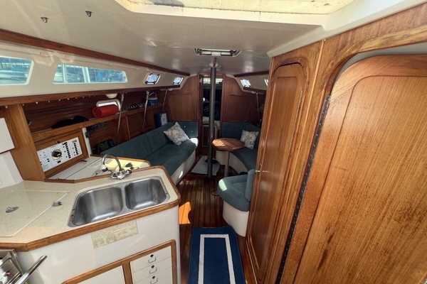 HAUNTED by WATER 32ft Catalina Yacht For Sale