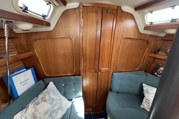 HAUNTED by WATER 32ft Catalina Yacht For Sale