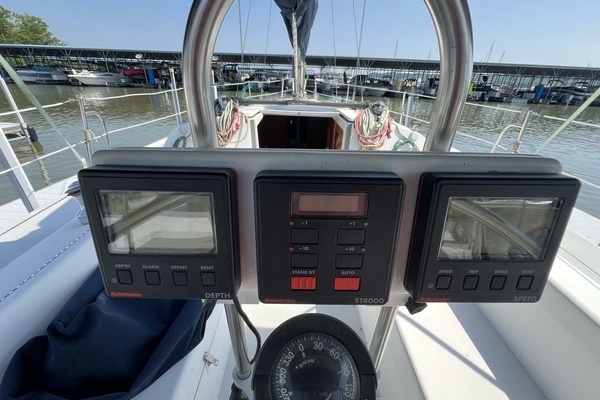 HAUNTED by WATER 32ft Catalina Yacht For Sale
