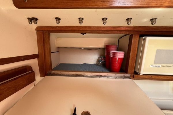 HAUNTED by WATER 32ft Catalina Yacht For Sale