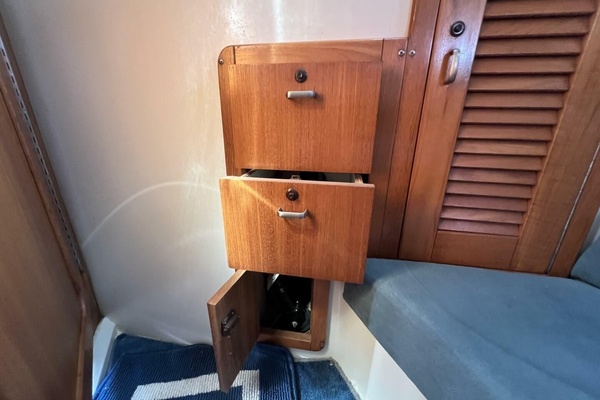 HAUNTED by WATER 32ft Catalina Yacht For Sale
